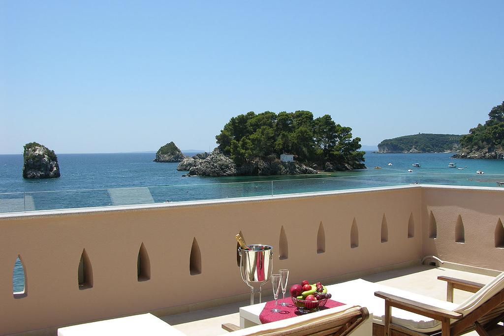 Utopia Parga Exterior photo